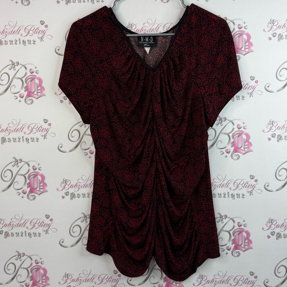 New woman design T-shirt draping style floral Women's Red and Black Blouse